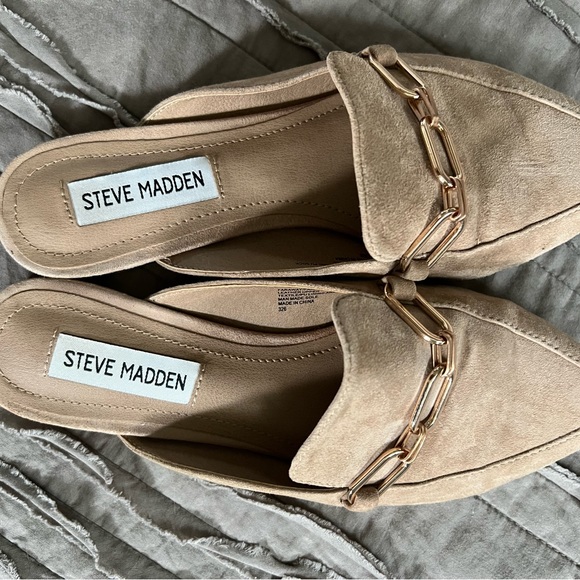 Size 5.5 Steve Madden Faraway Tan Suede Mules, gold hardware - Picture 3 of 6